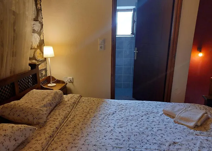 Stone House Casa de Férias Vytina